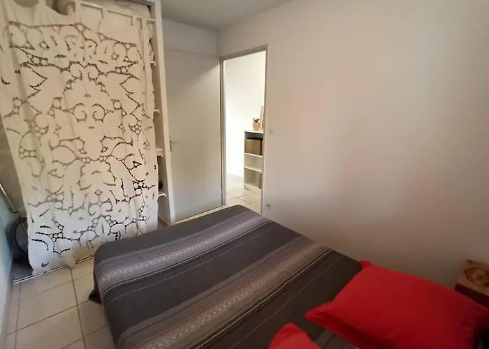 Apartment F2 Proche Des Criques Et Thalasso *
